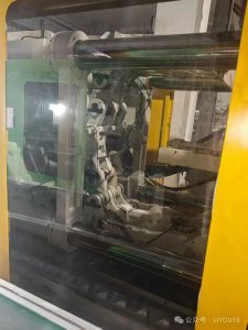Hard-Coated Transparent Panels