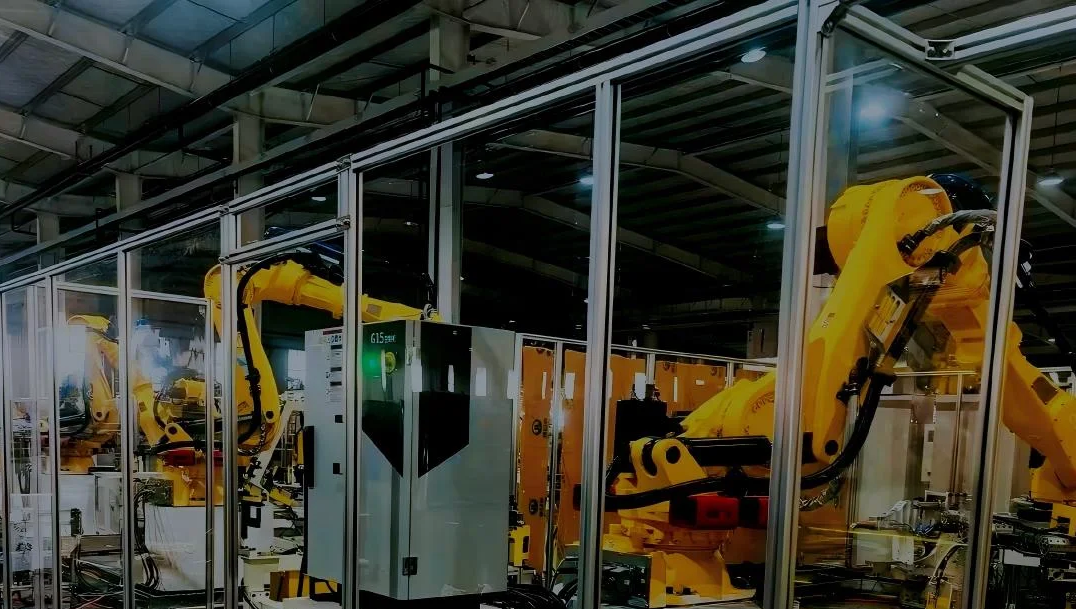 Transparent guarding structure around an automated robotic cell
